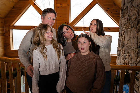 doster_family_christmas_2025-49