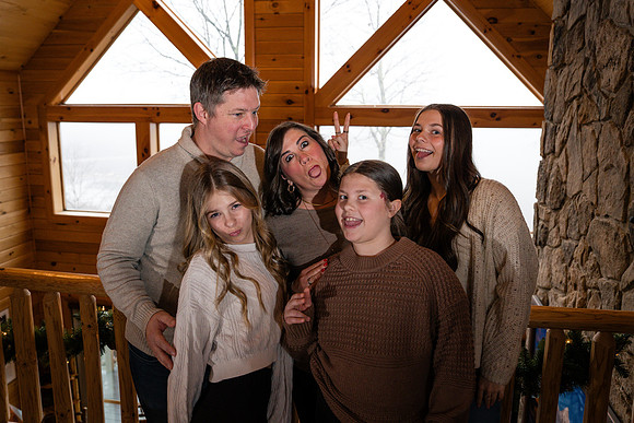 doster_family_christmas_2025-50