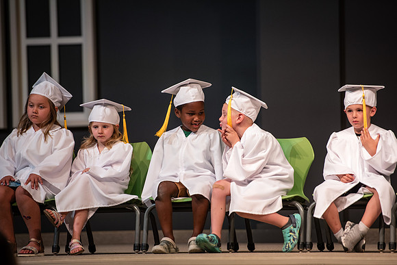 pk3&kGraduation_2026-19