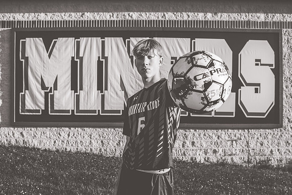sean_strawderman_senior_2023-83