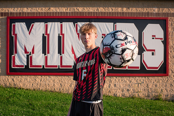 sean_strawderman_senior_2023-82
