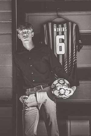 sean_strawderman_senior_2023-17