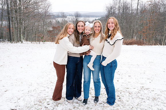 carr_family_2024-137