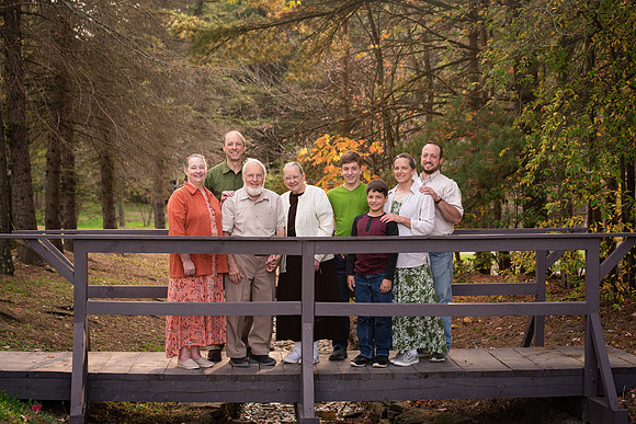 mike_lynnette_extd_family_2023