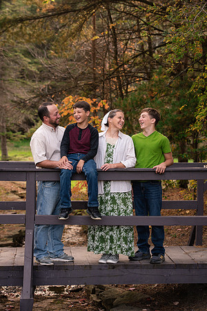 mike_lynnette_extd_family_2023-9