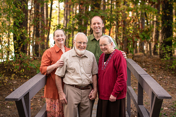 mike_lynnette_extd_family_2023-13