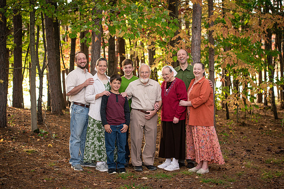 mike_lynnette_extd_family_2023-15