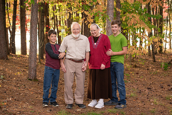 mike_lynnette_extd_family_2023-22