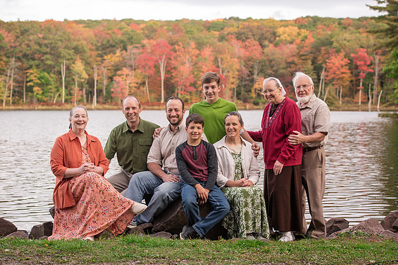 mike_lynnette_extd_family_2023-41