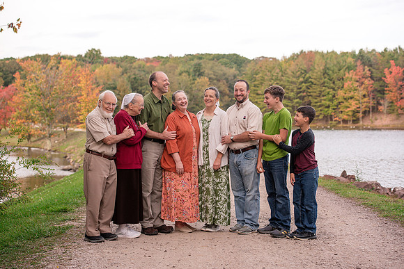 mike_lynnette_extd_family_2023-63