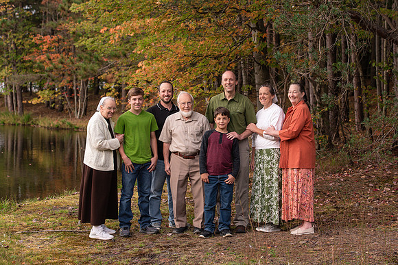 mike_lynnette_extd_family_2023-70