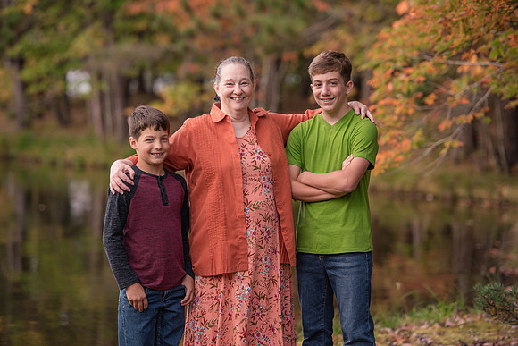 mike_lynnette_extd_family_2023-81