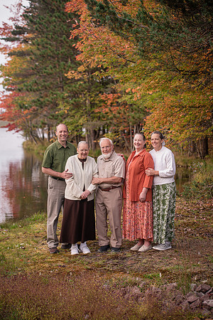 mike_lynnette_extd_family_2023-83