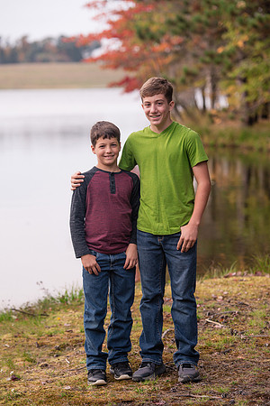 mike_lynnette_extd_family_2023-89