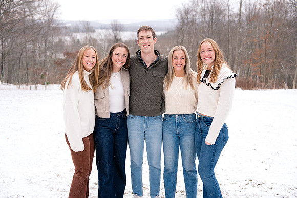 carr_family_2024-122