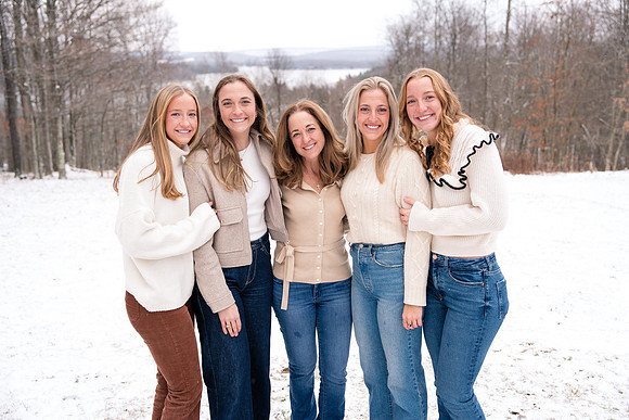 carr_family_2024-105